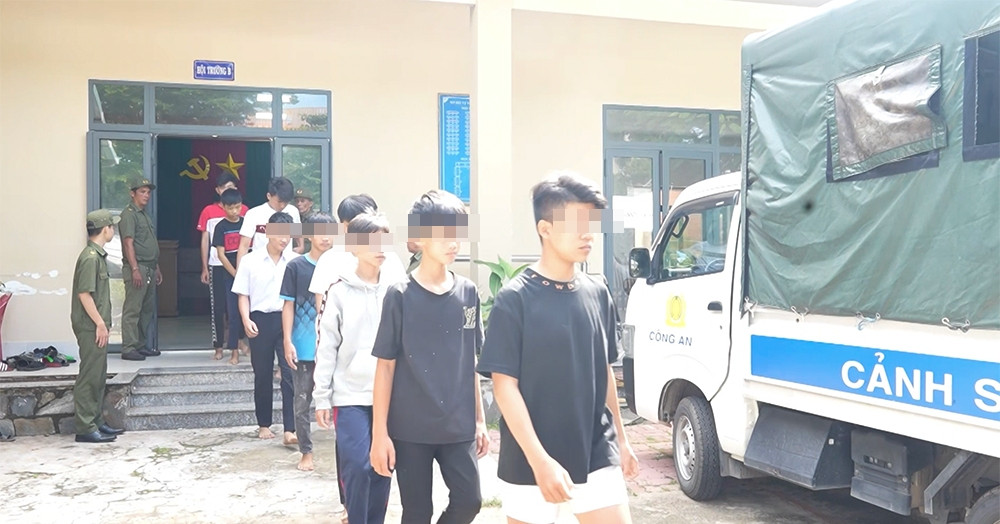 Hang Chuc Quai Xe Tu Tap O Biet Thu Roi Chay Xe Do Che Nao Loan Vung Tau 2288