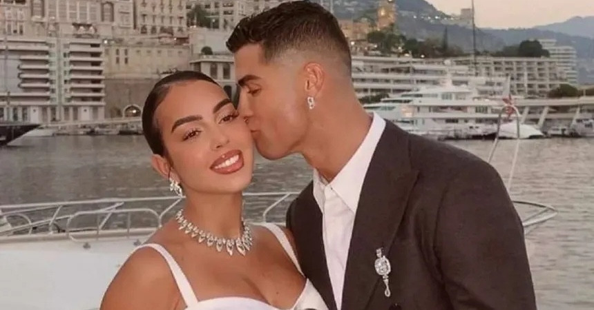 He Lo Le Cuoi Cua Cau Thu Ronaldo Va Ban Gai Nguoi Mau 1348