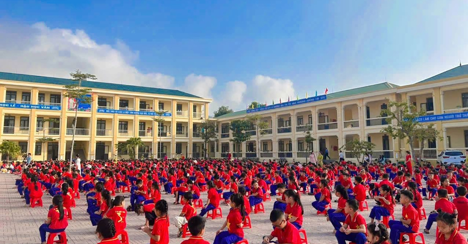 Hieu Pho Viet Tam Thu Mong Phu Huynh Cho 127 Hoc Sinh Tien Son Duoc Den Truong 537