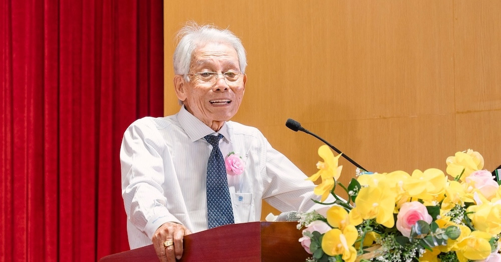 Hieu Truong Ve Huu La Pho Giao Su 90 Tuoi Tang Lai Truong 2 Ty Dong Lam Hoc Bong 2654