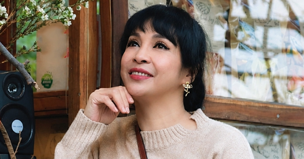 Hoa Hau Dien Anh Huong Giang Don Than Hon 20 Nam Xuc Dong Vi Cau Noi Cua Con Trai 3855