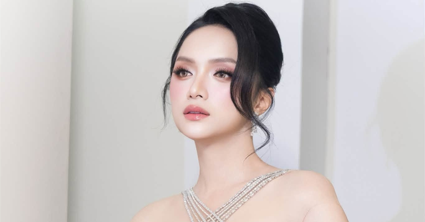 Hoa Hau Huong Giang Xac Nhan Dang Doc Than Khan Gia Reo Ten Phu Cuong 689