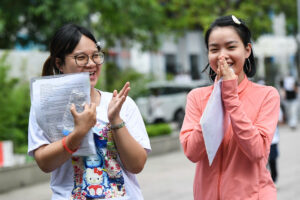 hoc sinh thi tot nghiep thpt 2101