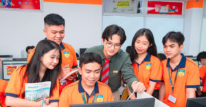 hutech on dinh hoc phi 2026 tang co hoi nhan hoc bong toan phan 2575