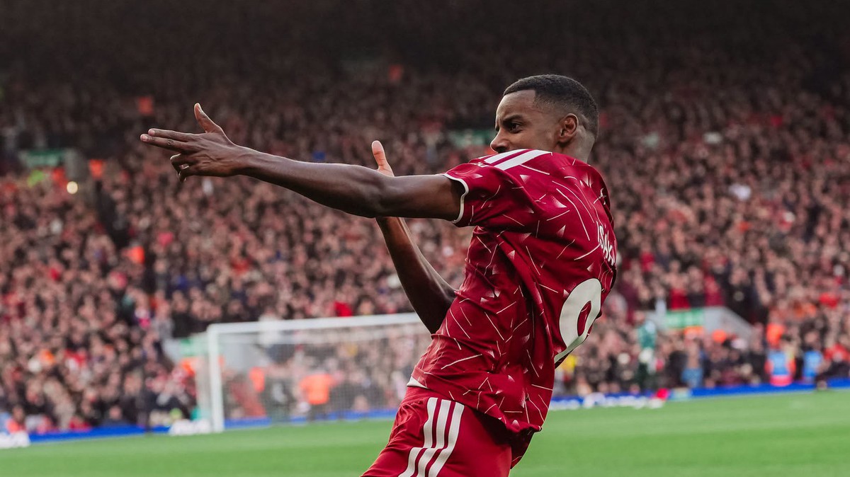 Alexander Isak Hồi Sinh Mạnh Mẽ, Chứng Minh Giá Trị Bom Tấn Của Liverpool Isak 2 1793430884043165136162 383 0 1303 1638 Crop 1793430887483101917842