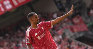 Isak Vo Duyen Liverpool Gay That Vong Lon 2427