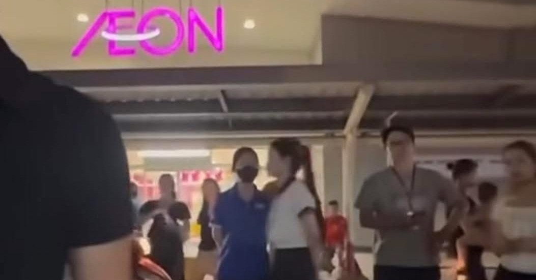 kham xet do cua khach nhan vien an ninh aeon mall long bien co vuot quyen 1213