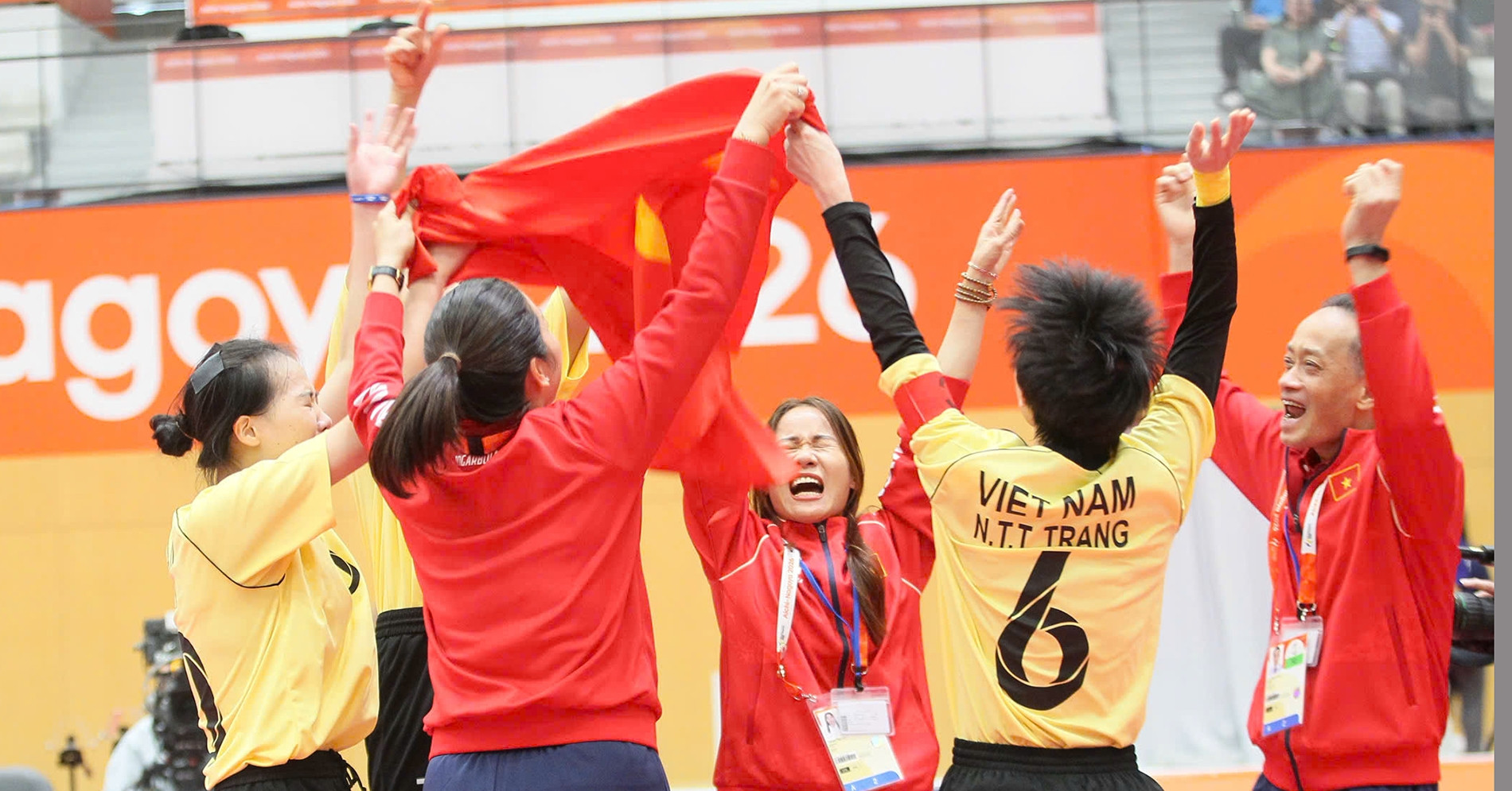 Khoanh Khac Vo Oa Cau May Viet Nam Gianh Hcv Asiad Sau 20 Nam 550
