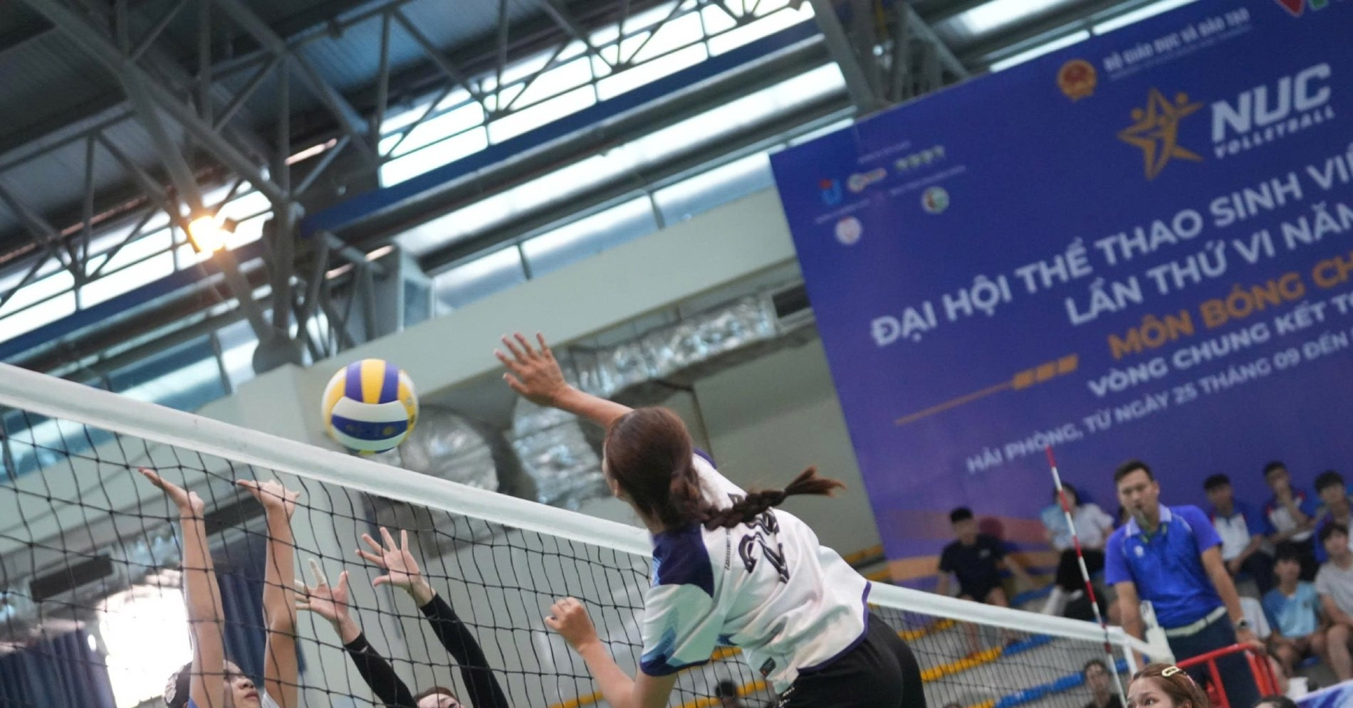 Khoi Tranh Giai Bong Chuyen Sinh Vien Toan Quoc 2026 1229
