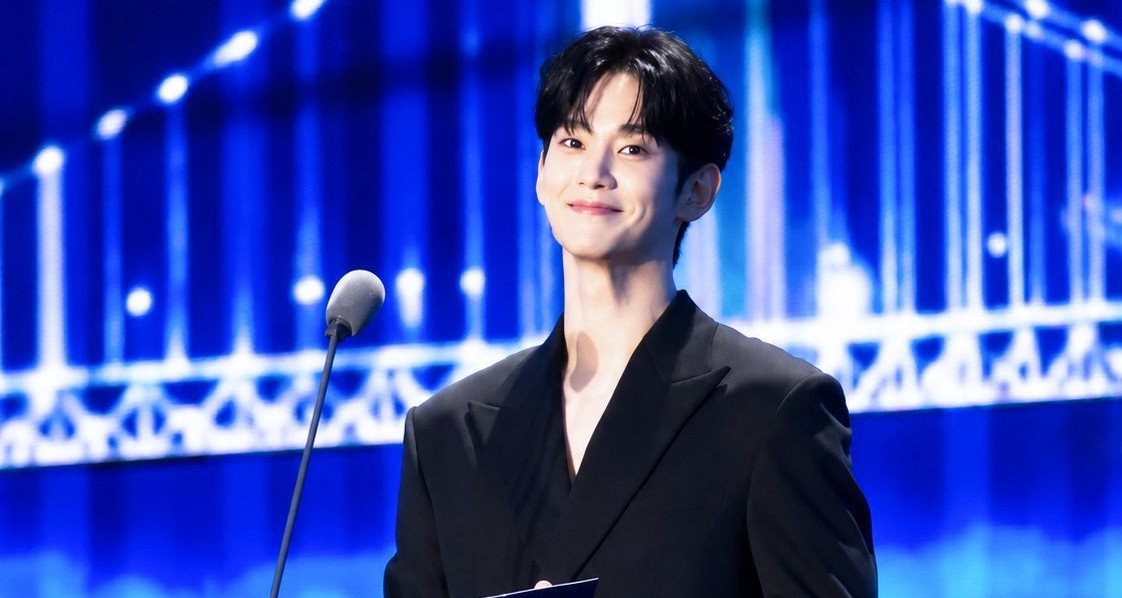 Kim Soo Hyun Nu Hoang Nuoc Mat Trao Giai O Han Quoc Nhung Fan Van Doi Tay Chay 2