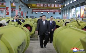 lanh dao Trieu Tien Kim Jong Un tham nha may vu khi Trieu Tien kcna