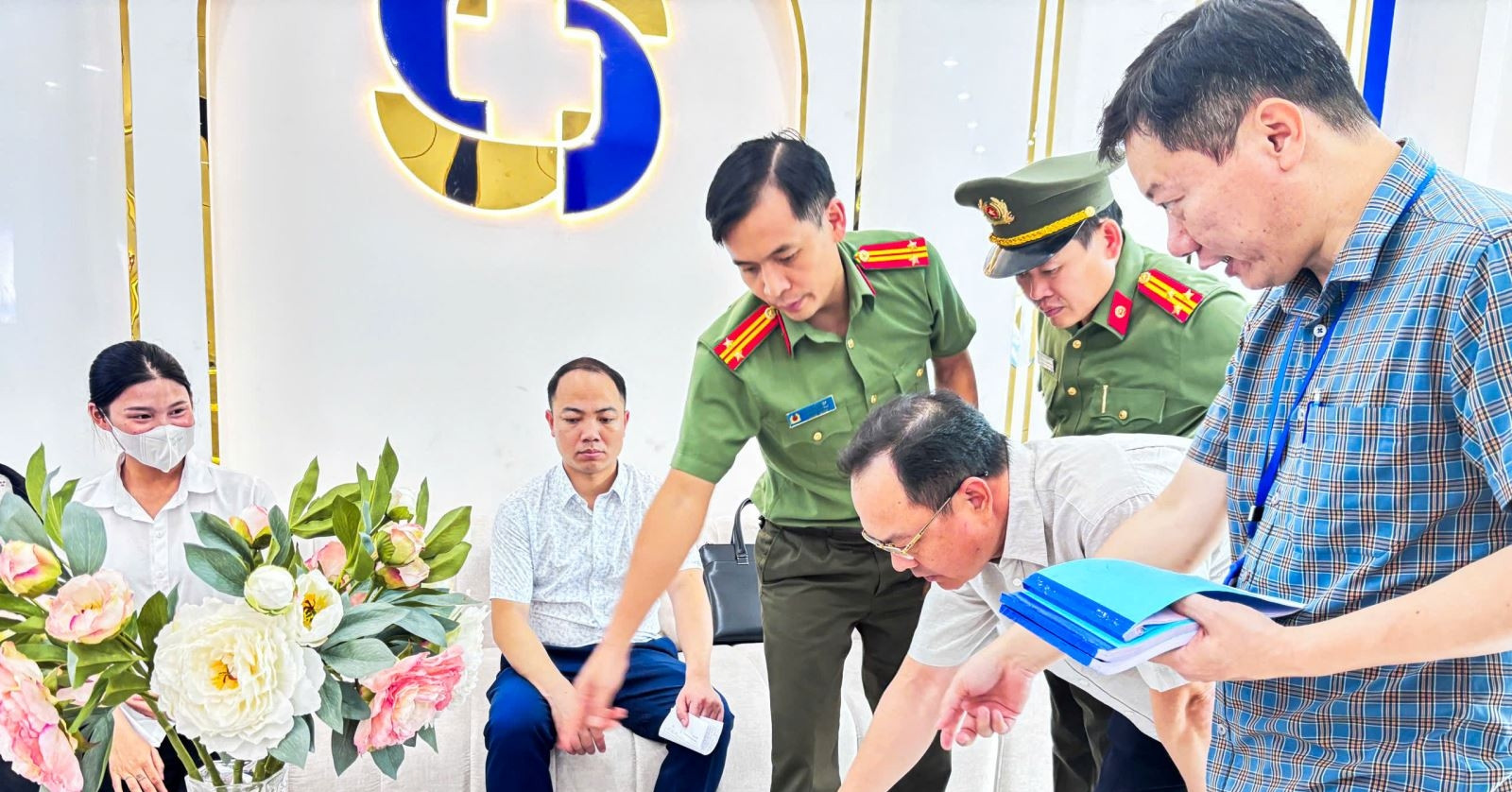lat tay duong day co chuyen gia tham my moi hoc het lop 9 1743