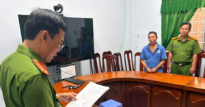 Mau Thuan Ban Nha Nguoi Dan Ong Dung Dien Dao Dinh Giet Nam Thanh Nien 3078