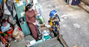 Me Mat Da 2 Nam Khach Hang Van Tim Den Tra Mon No Cu Khien Con Gai Nghen Ngao 2566