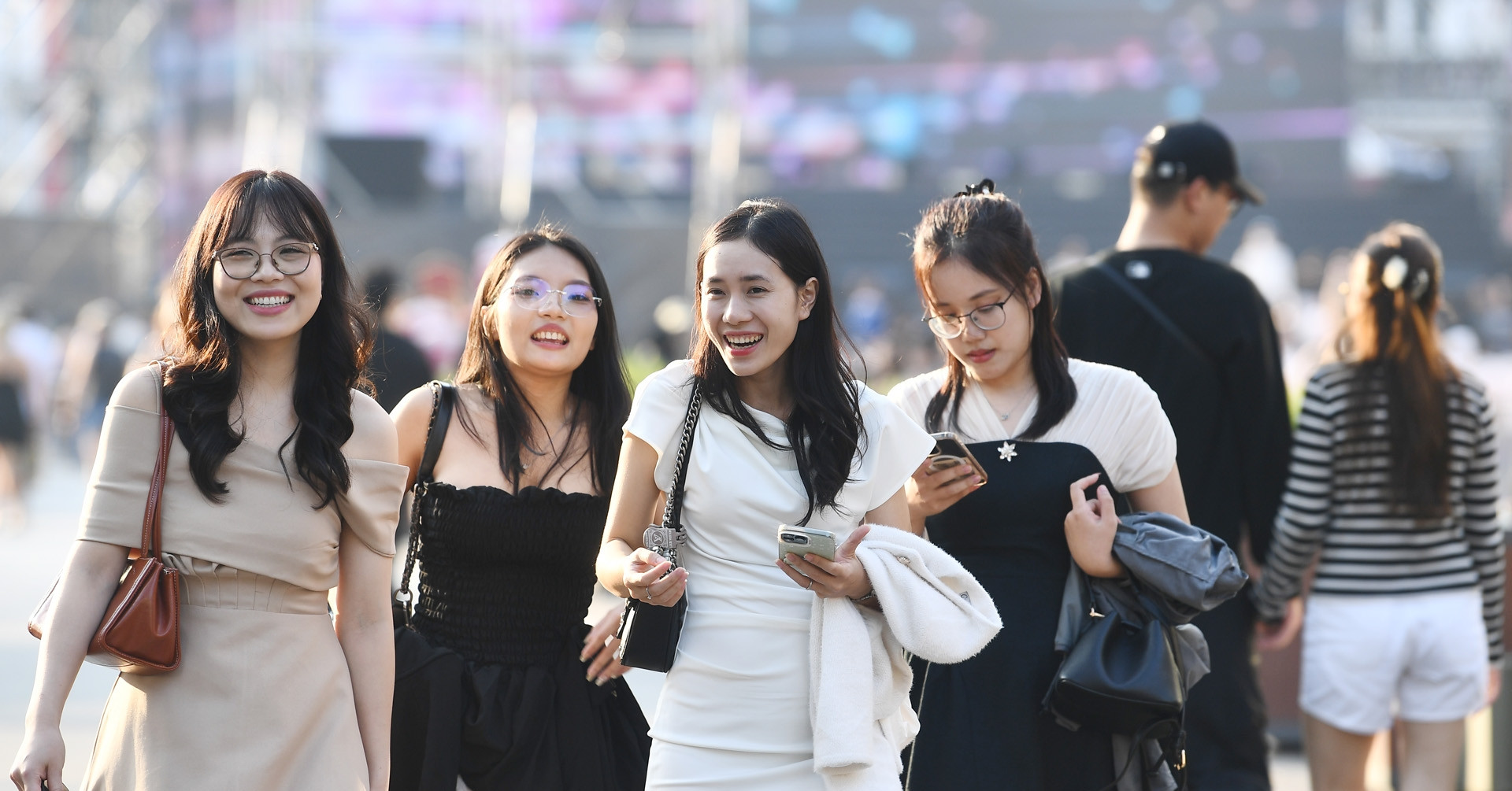 Mien Bac Nang Dep Tro Lai Tam Mua Lon Don Ve Nghe An Hue Va Nam Bo 2511