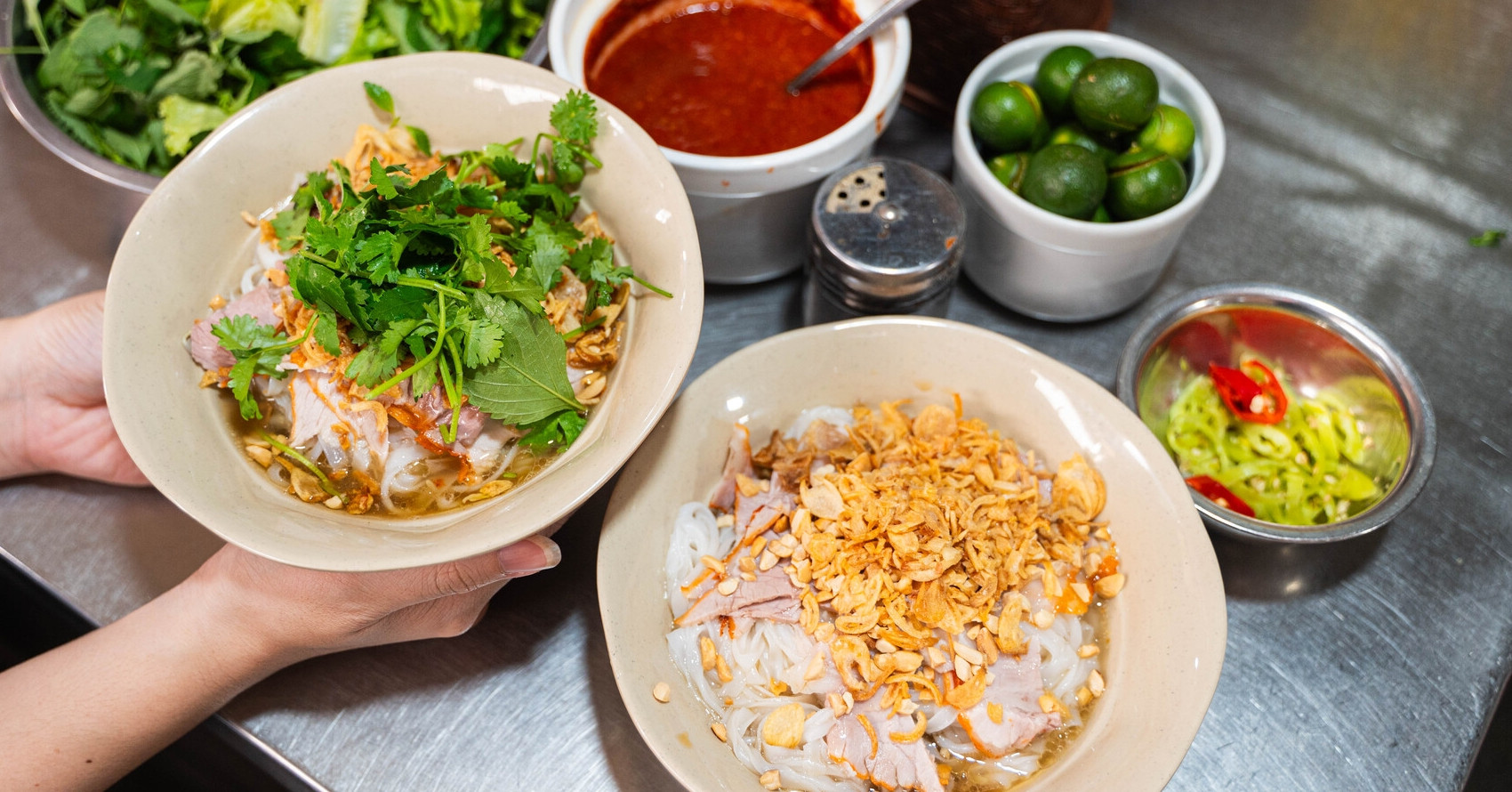 Mon Pho Nua Nam Nua Bac O Ngo Noi Tieng Ha Noi 45 Nam Dong Khach 1655