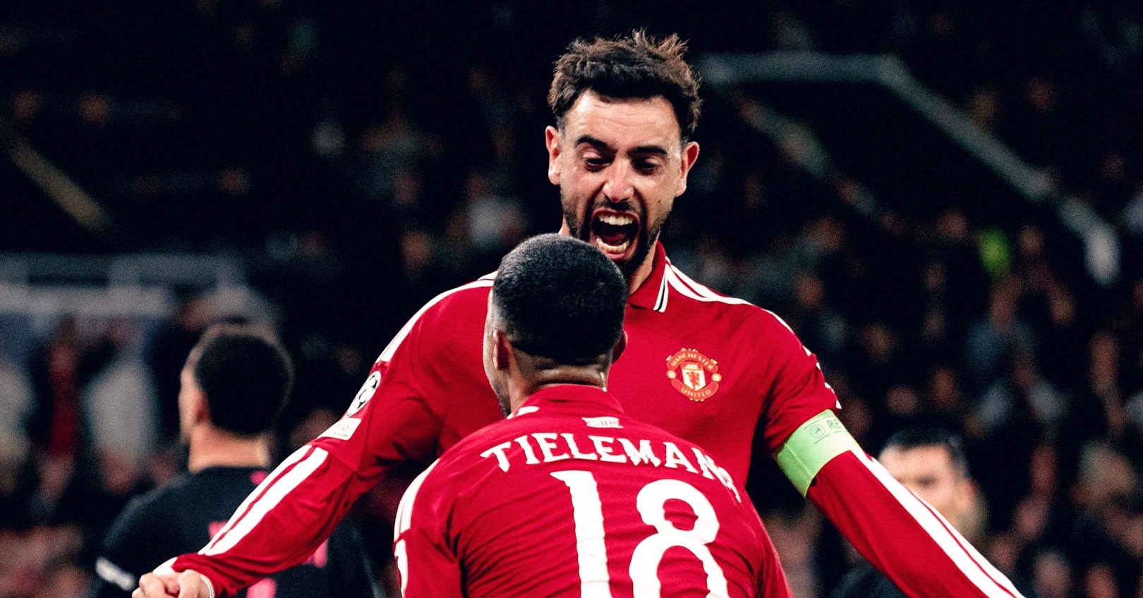 Mu Thang Sabah 4 Sao Old Trafford Ruc Sang Duoi Anh Den Cup C1 456