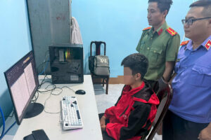 nam sinh lop 10 bi khoi to de dieu tra mua ban 20 trieu du lieu ca nhan 2359