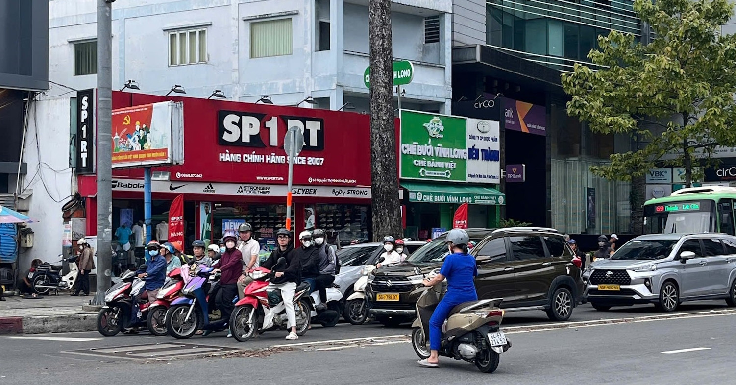 Ngày Đầu Phân Luồng Phục Vụ Metro Số 2, Người Dân Tphcm Lúng Túng Ngay Dau Phan Luong Phuc Vu Metro So 2 Nguoi Dan Tphcm Lung Tung 1121