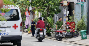 nghi an chong sat hai vo tai nha roi den cong an dau thu 2521