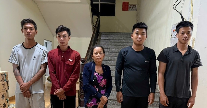Nghi Chong Ngoai Tinh Nguoi Phu Nu 2 Lan Thue Nguoi Chem Chong O Phu Quoc 2410