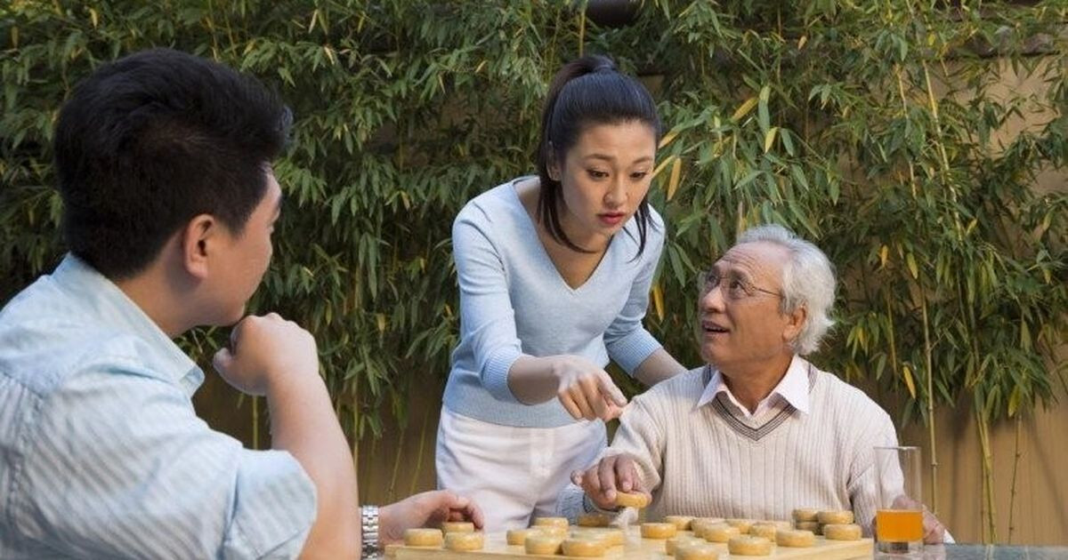 Nghi Huu Song Cung Con Gai Mot Quyet Dinh Cua Toi Khien Con Re Tung Muon Duoi Kheo Den Cung Phung Bo