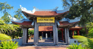 Ngoi Chua Dac Biet Mang Ten Mot Vi Thuyen Truong O Truong Sa 21