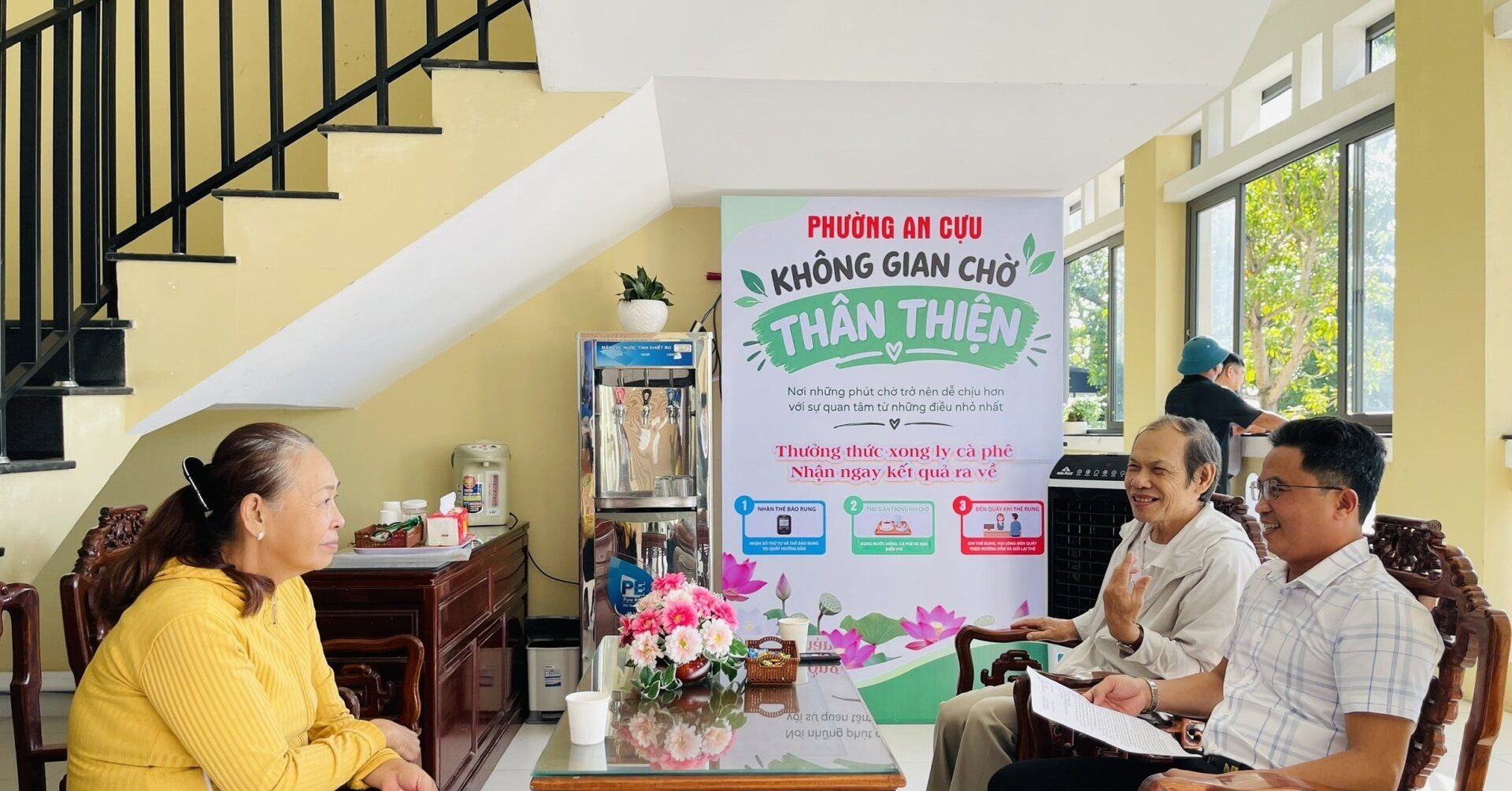 Nguoi Dan Cho Xu Ly Ho So Bat Ngo Duoc Moi Ca Phe Mien Phi 268