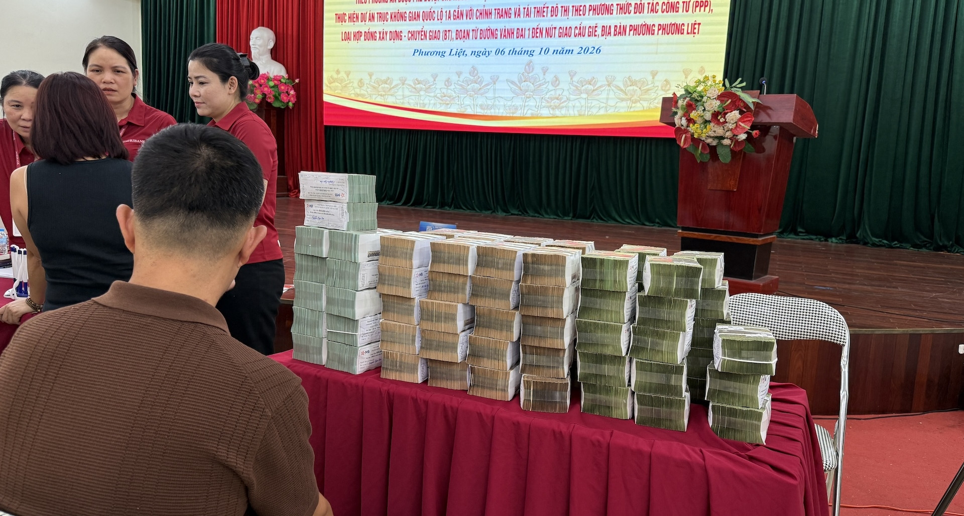 Nguoi Dan Ha Noi Nhan Bao Tai Tien Boi Thuong Du An Quoc Lo 1A 2748