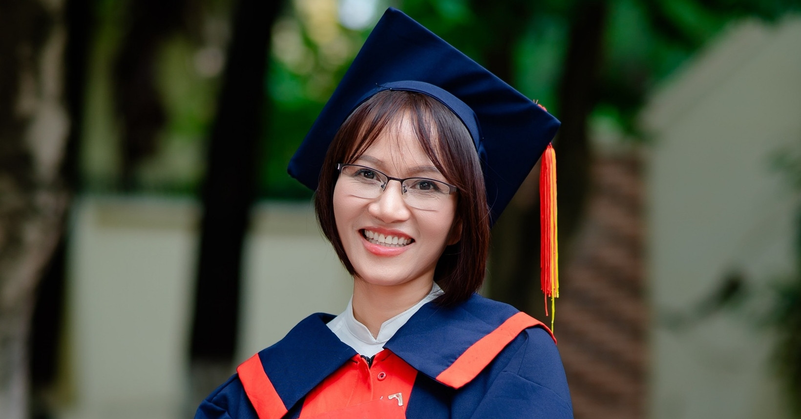 Nguoi Me Nuoi 2 Con Dang Hoc Tien Si Tro Thanh Tan Sinh Vien O Tuoi 48 3222