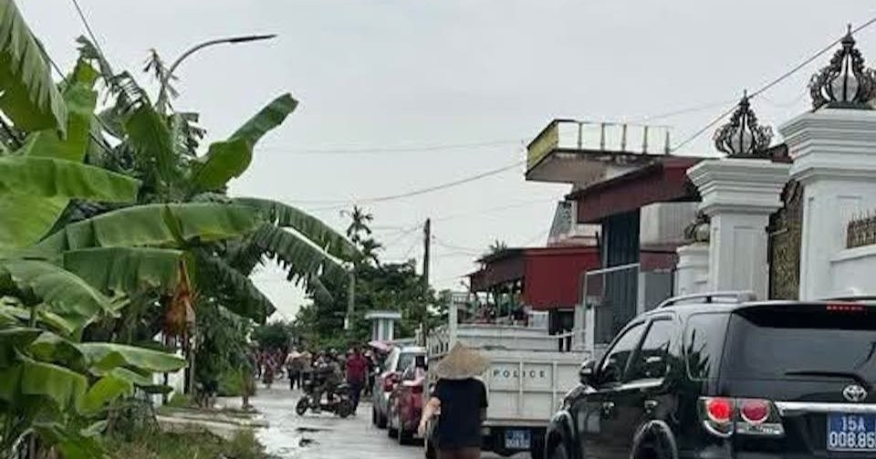 Nguoi Phu Nu U70 O Hai Phong Dam Tu Vong Hang Xom Roi Tu Sat 2828