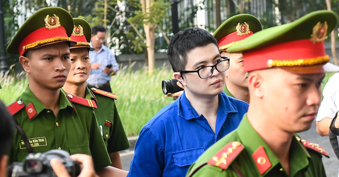 Nha Dau Tu Khoc Ke Chuyen Khon Cung Va Thu Nhap Khung Cua Nhan Vien Mr Pips 1029