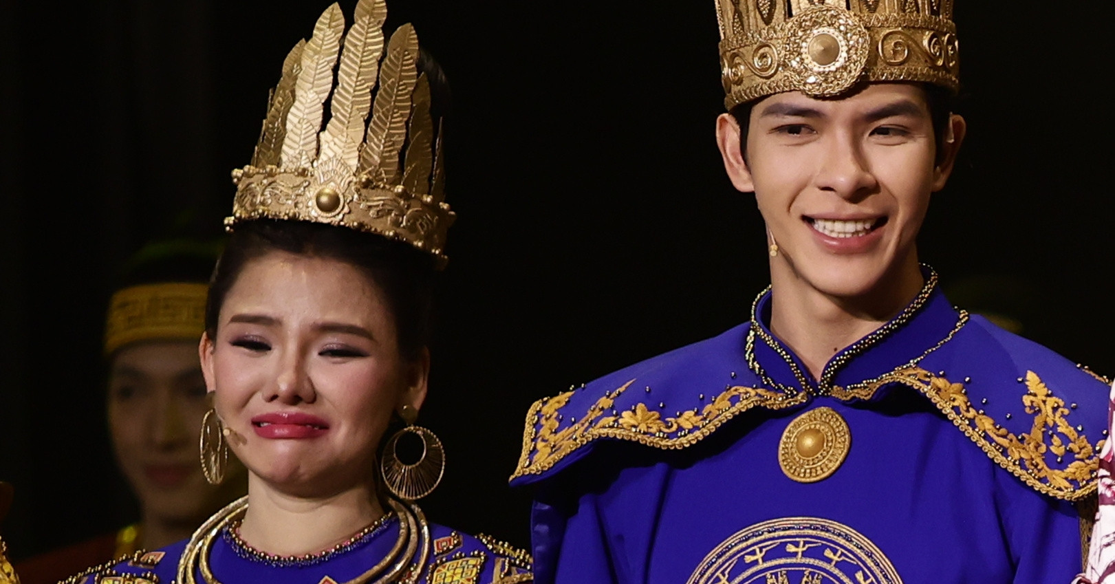 Nhac Kich Su Tich Qua Dua Hau Myra Tran Toa Sang Denis Dang De Lai Tiec Nuoi 1057