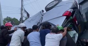 Nhom Khach Keu That Thanh Trong O To 7 Cho Bi Lat Ngua Nguoi Dan Hop Suc Giai Cuu 744