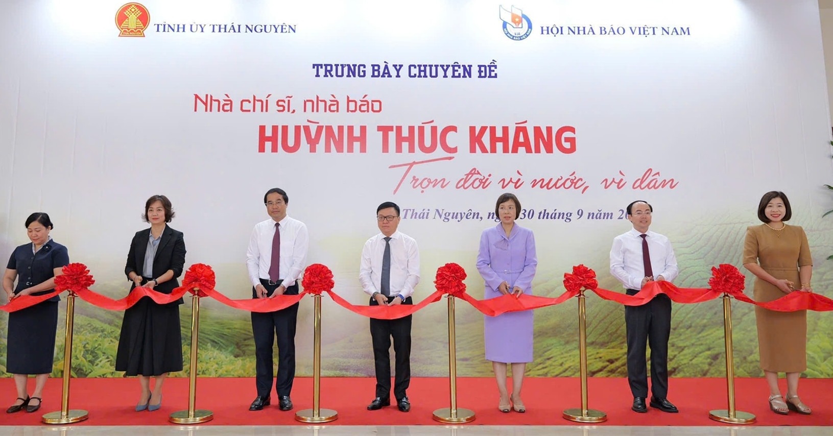Nhung Di San Bao Chi Cua Nha Chi Si Huynh Thuc Khang 1802