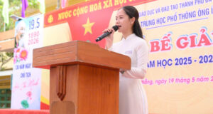 nu thu khoa c00 da nang mo uoc tro thanh chien si cong an 3944