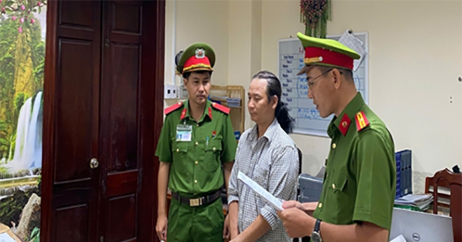 Ong Chu Cua Hang Noi Tieng Giua Trung Tam Can Tho Bi Khoi To 358
