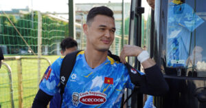 patrick le giang noi loi gan ruot ngay khoac ao tuyen viet nam 2928