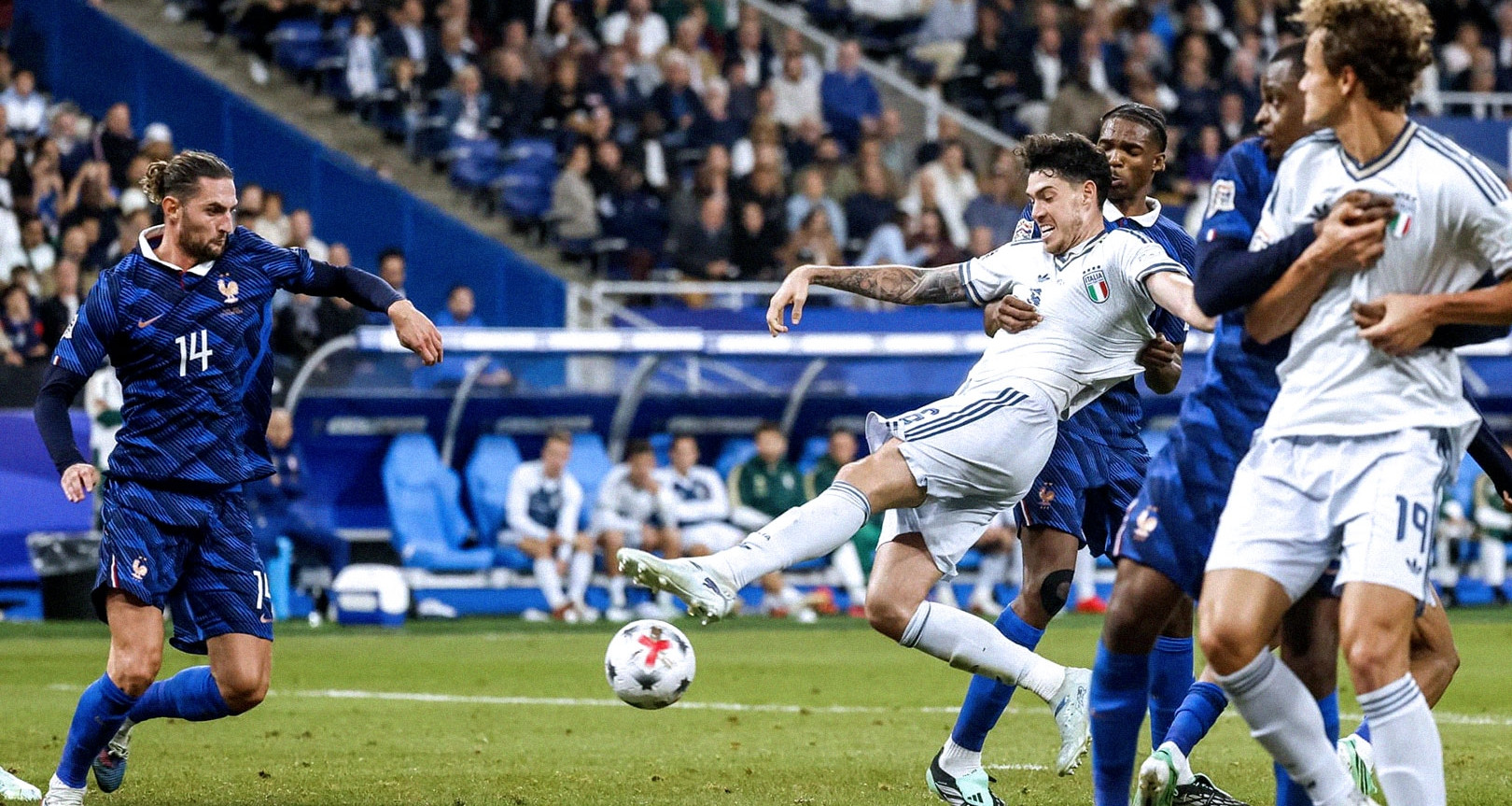 Phap Hoa Italia 1 1 Ke Pha Binh Ngay Ve Cua Zinedine Zidane 1036