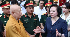 phat giao tphcm to chuc le ky sieu liet si tai cong vien le thi rieng 2684