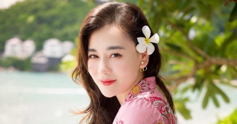 phuong oanh rang ro sau bien co huyen lizzie xinh dep xuong pho voi manh truong 2288