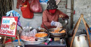 Quan Bun Suong Gan 100 Tuoi Noi Tieng O Tphcm Ba Chu Van Dung Doi Quang Ganh Cu 278