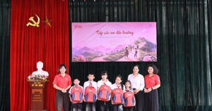 Quy Cham Yeu Thuong Khoi Dong Chuoi Chuong Trinh Tiep Suc Em Den Truong 2026 1068