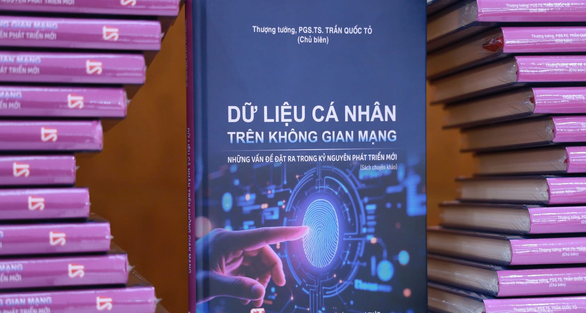 Ra Mat Sach Do Thuong Tuong Tran Quoc To Lam Chu Bien 17