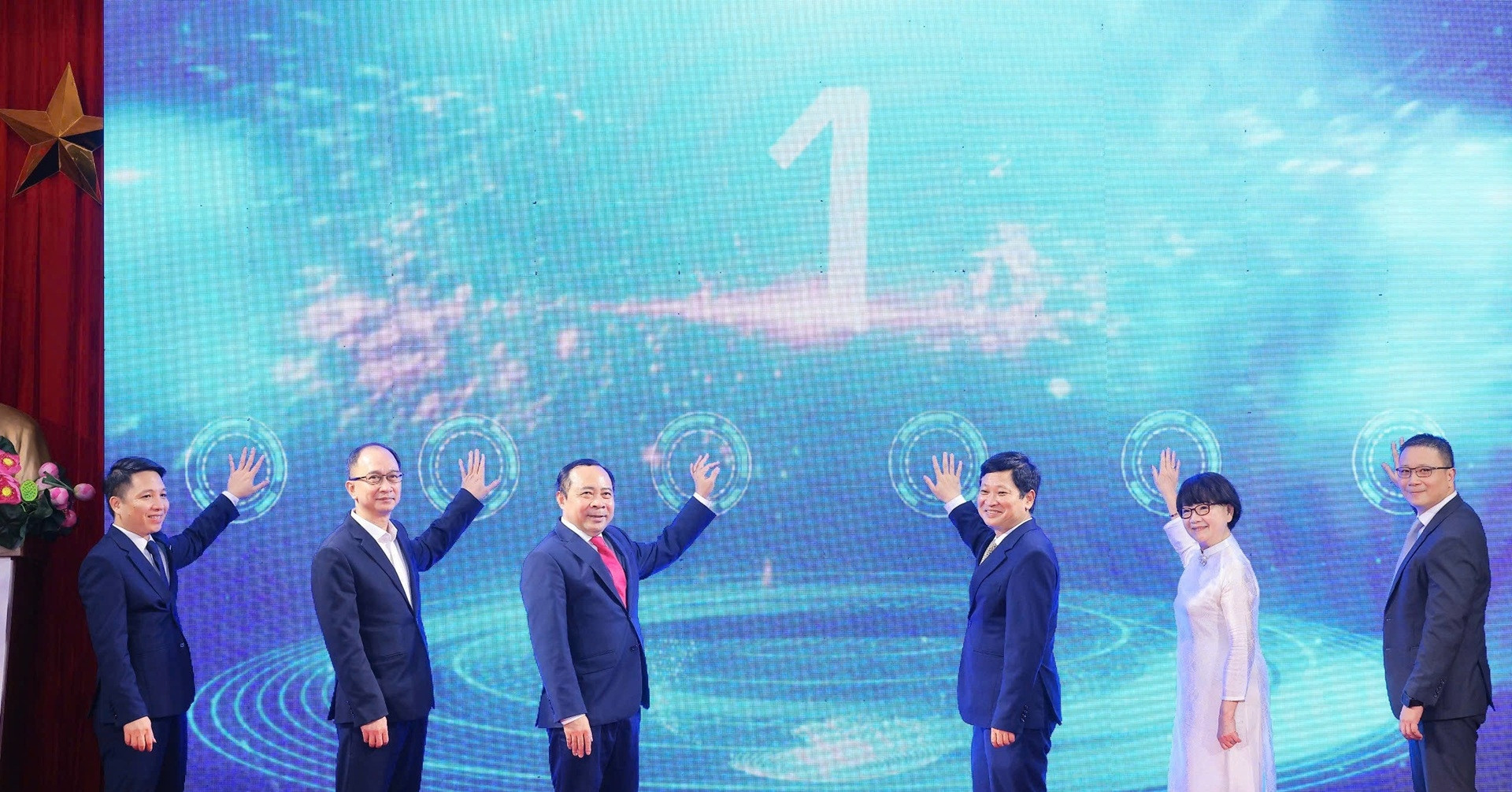 Ra Mat Trung Tam Quoc Gia Ho Tro San Xuat Thu Chip Ban Dan 1494