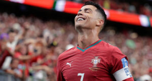 ronaldo lap sieu ky luc bo dao nha thang 5 sao truoc uzbekistan 159