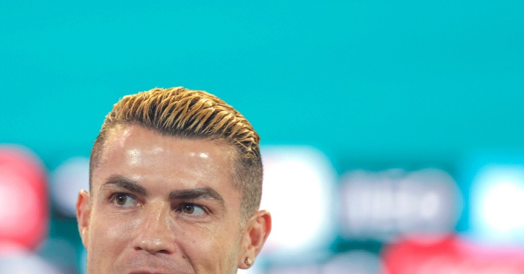 Ronaldo San Sang Ngoi Du Bi Khi Len Tuyen Bo Dao Nha 1576