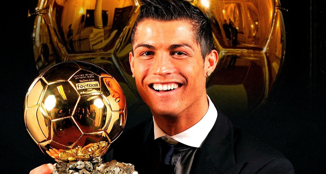 Ronaldo Vuot Messi Gianh Qua Bong Vang Xuat Sac Nhat Moi Thoi Dai 620