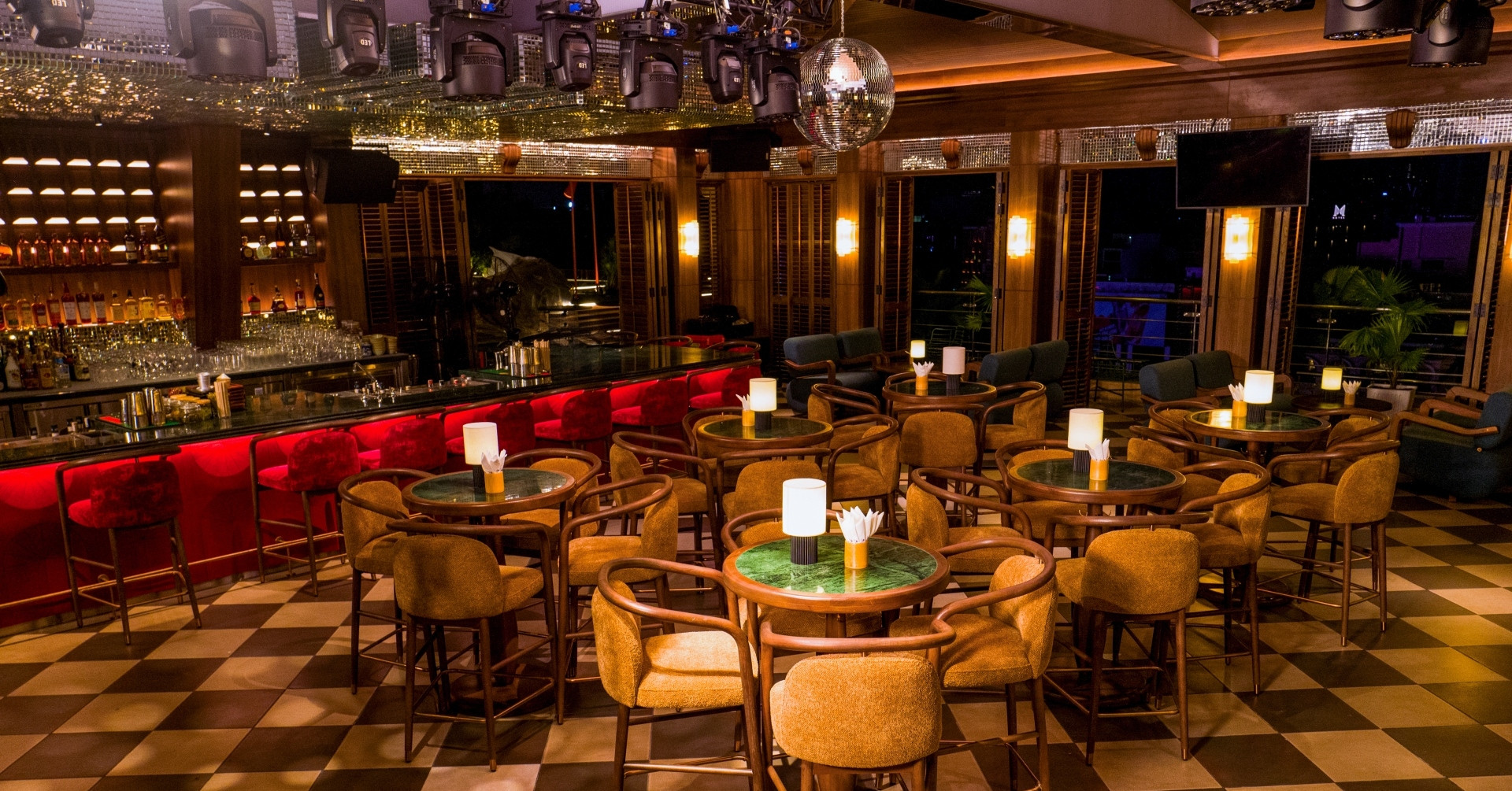 Saigon Saigon Rooftop Bar Nang Tam Voi Dien Mao Moi 971