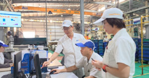 Samsung Smart Factory Giup Doanh Nghiep Viet Nang Tam Vi The 2592